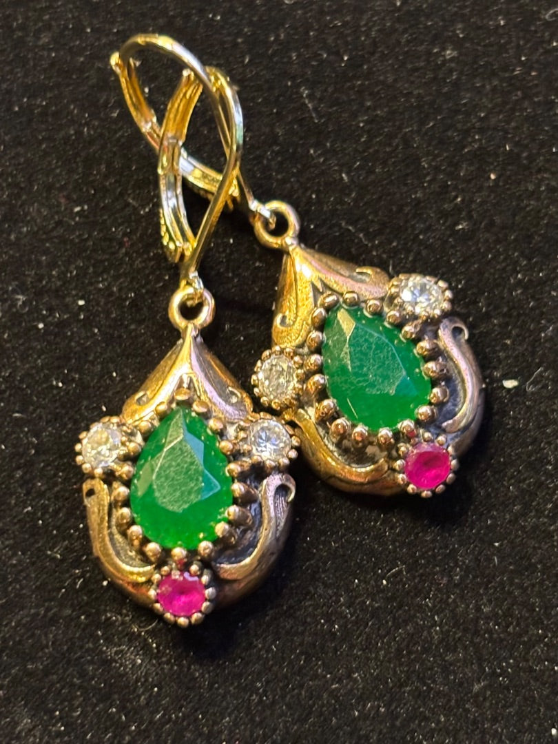Green  Green onyx and ruby earrings