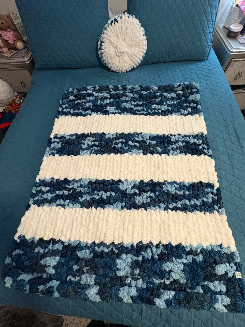 Multi blue and cream Lotus Bespoke Originals Emerald Nights Throw, 45 x 35