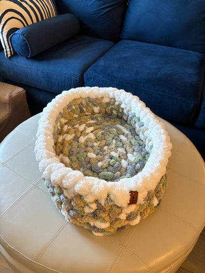 Sage kaki multi Lotus Bespoke Originals Alpine Serenity Pet Bed, 23 x 16