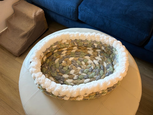 Sage kaki multi Lotus Bespoke Originals Alpine Serenity Pet Bed, 23 x 16