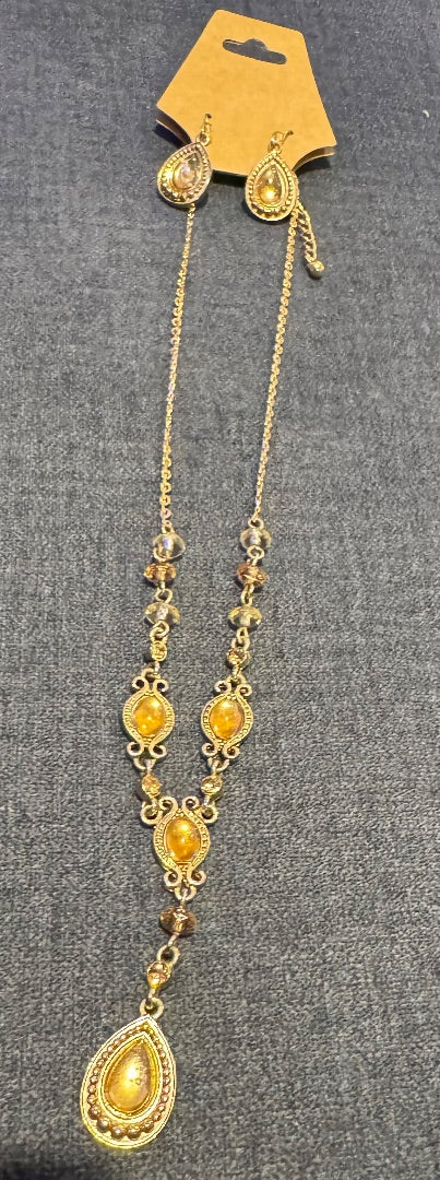 Avon Goldtone Light Amber Necklace and earrings