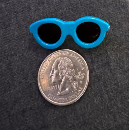 Little blue sunglasses pin