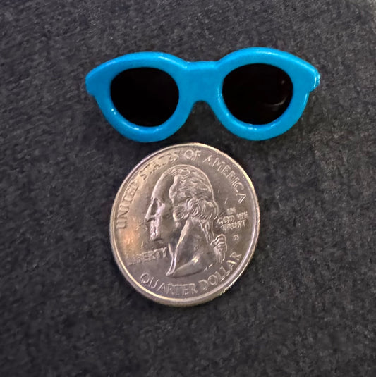 Little blue sunglasses pin