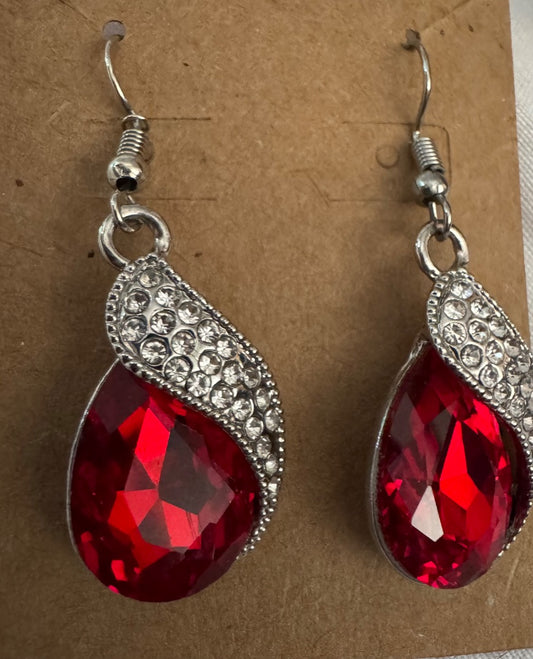 Red w/accents drop earrings