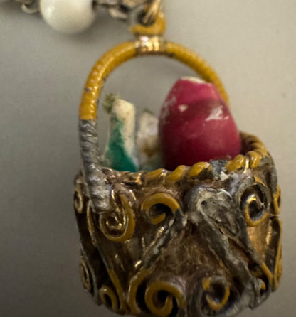 Vintage whitebead w/basket bracelet