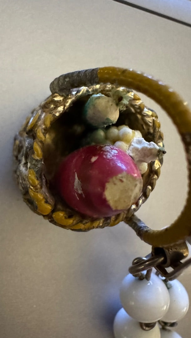 Vintage whitebead w/basket bracelet