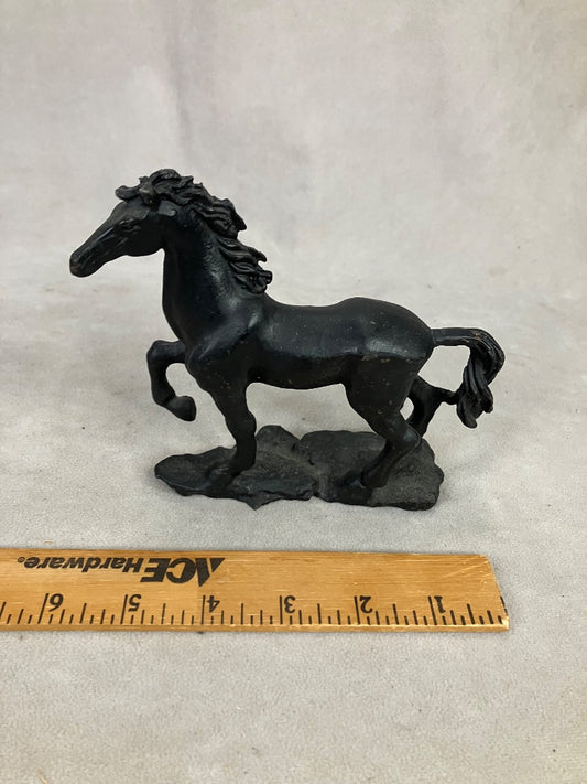 Black No brand Cast Statue, 6