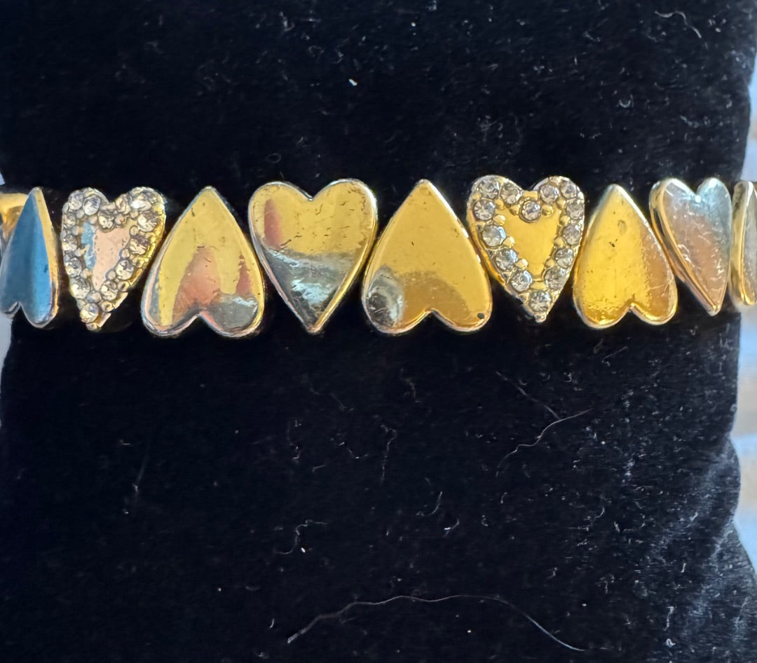 Goldtone heart stretchy bracelet