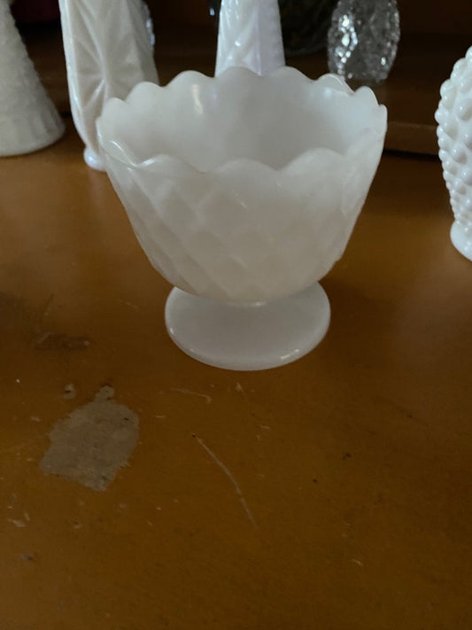 white EO.  Rody EO Brody honeycomb pedestal, 3.5”