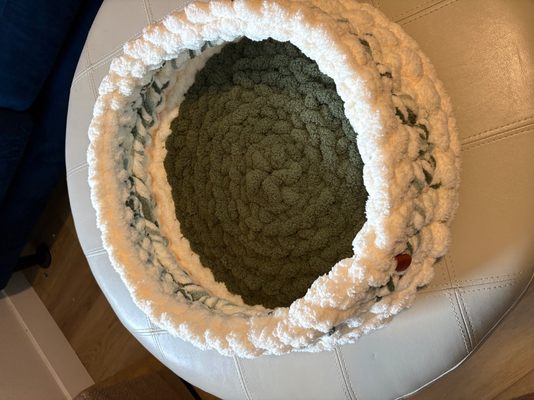 Pet Bed Green, 18 x 7