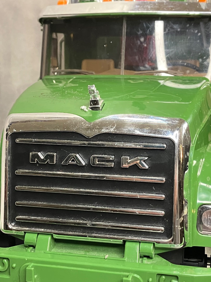 Green Mack Large Truck, 18