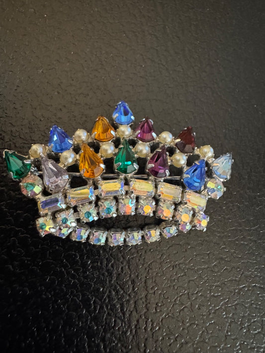 B David Crown brooch