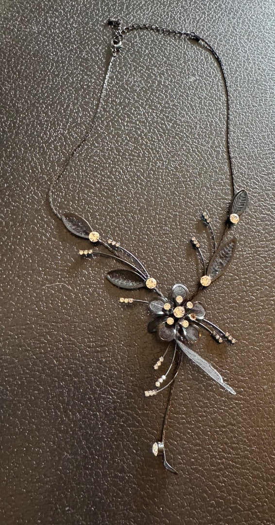 Black flower necklace