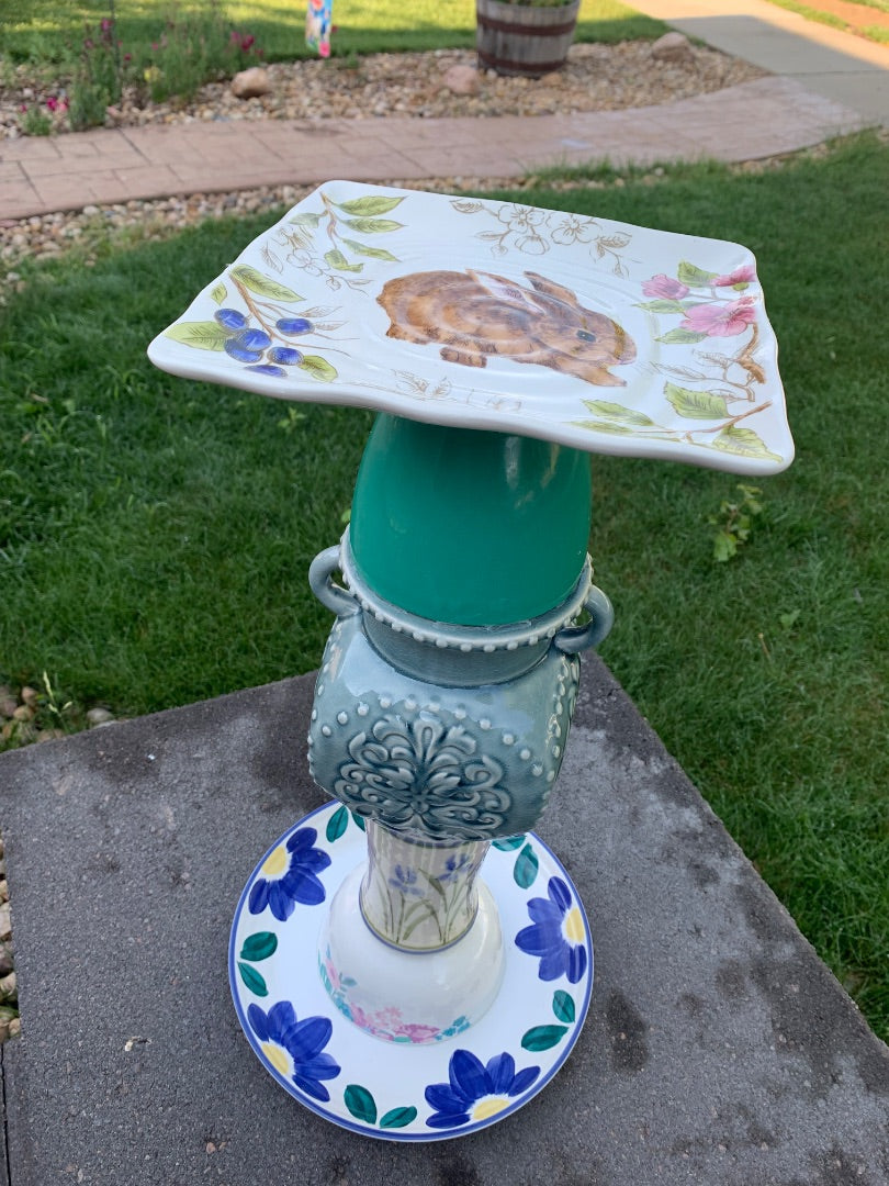 Bird bath blue green with bunny plate