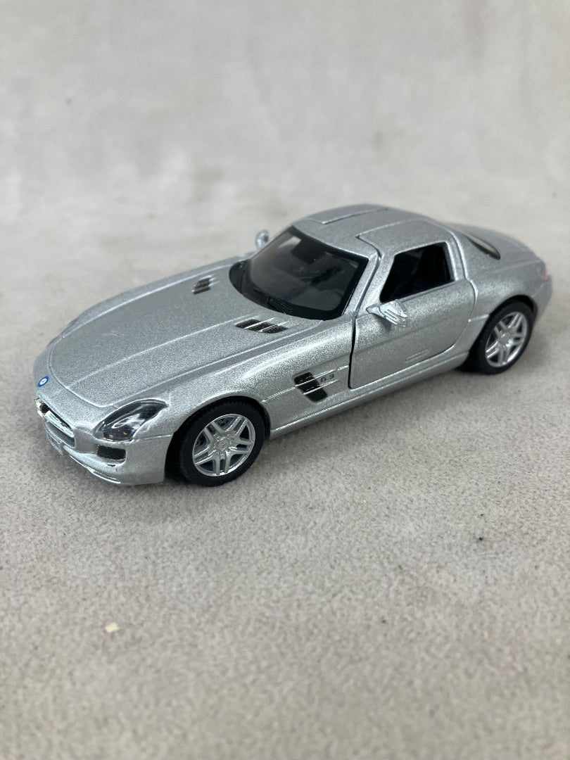 Jaguar Car 1/64 Scale