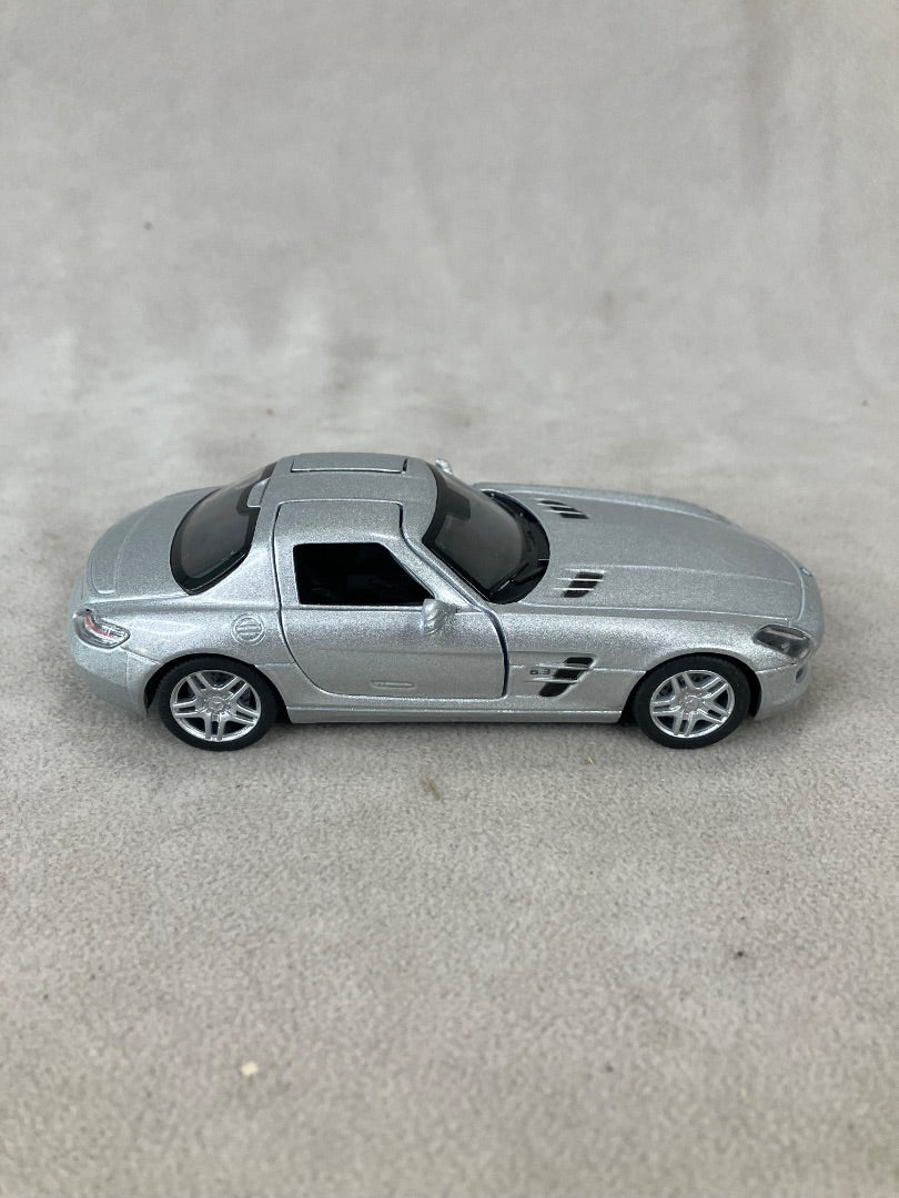 Jaguar Car 1/64 Scale