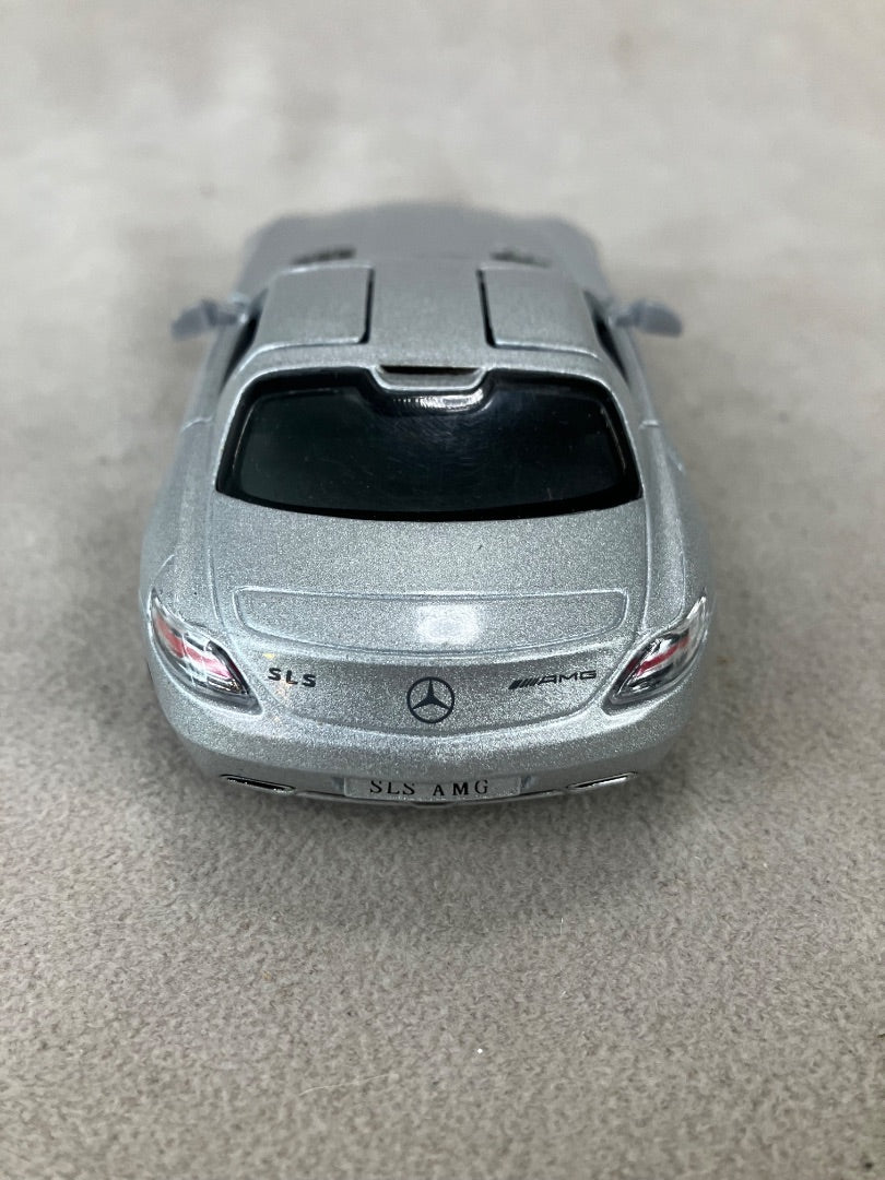 Jaguar Car 1/64 Scale