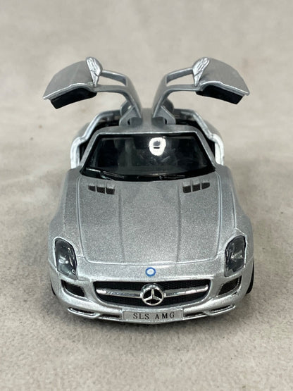 Jaguar Car 1/64 Scale