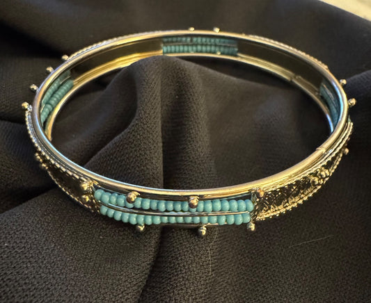 Silvertone seafoam seedbead bangle bracelet