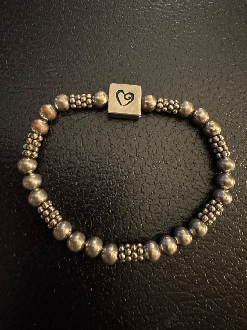 Silvertone H/Heart stretchy bracelet