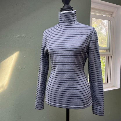 90s/Y2K Express Tricot Gray Striped Turtleneck, M