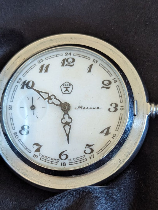 Molnija Pocket Watch - 18 J - size 16 - Runs Great