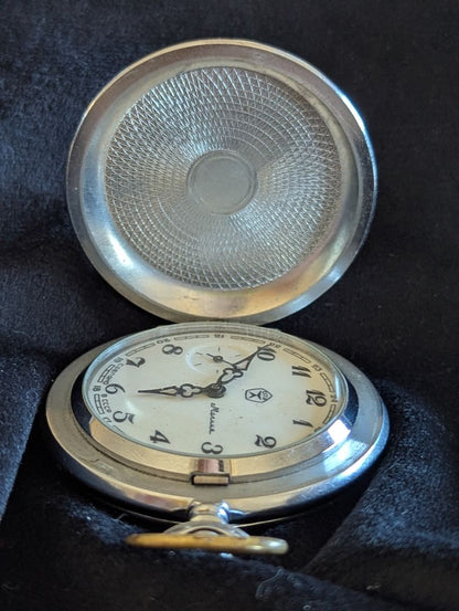 Molnija Pocket Watch - 18 J - size 16 - Runs Great