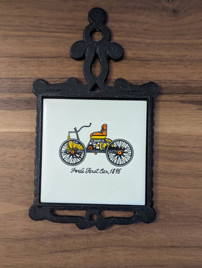 6x ceramic and cast-iron car decor