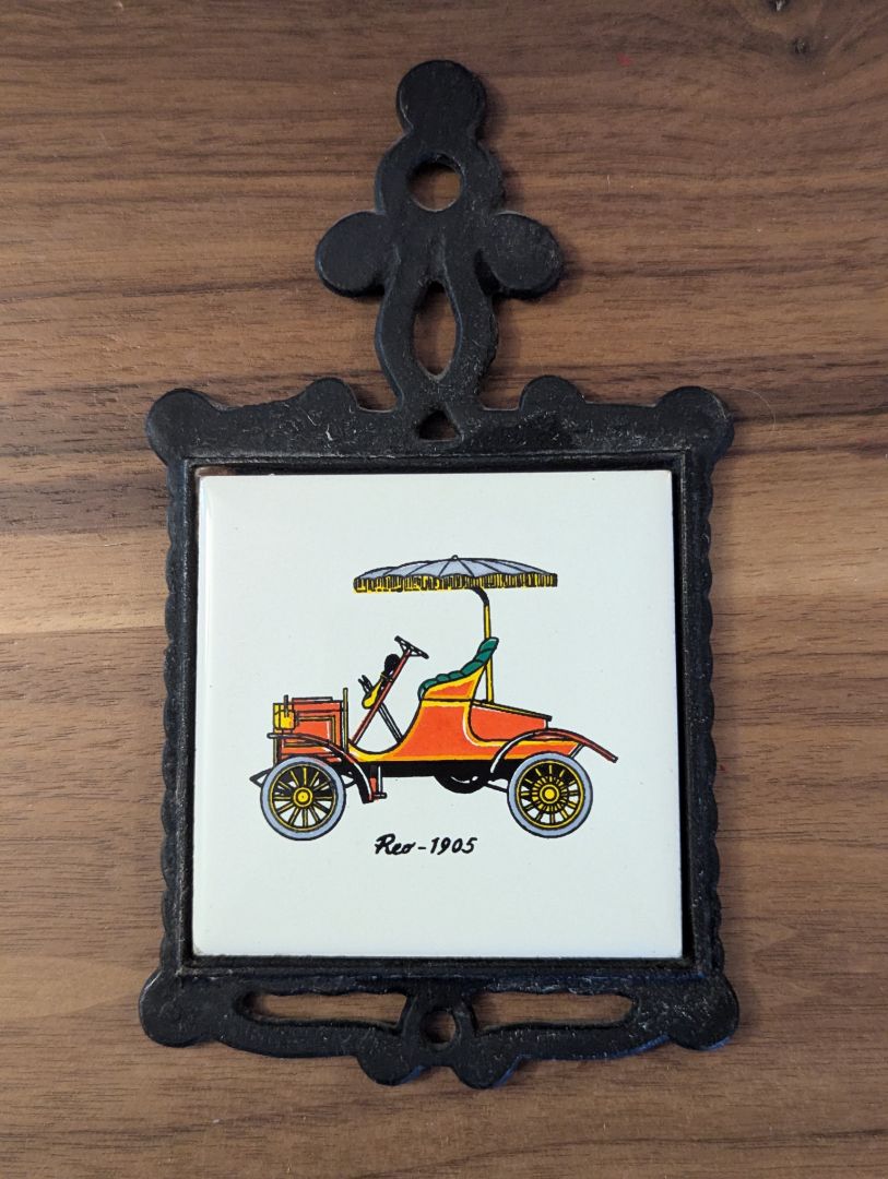 6x ceramic and cast-iron car decor