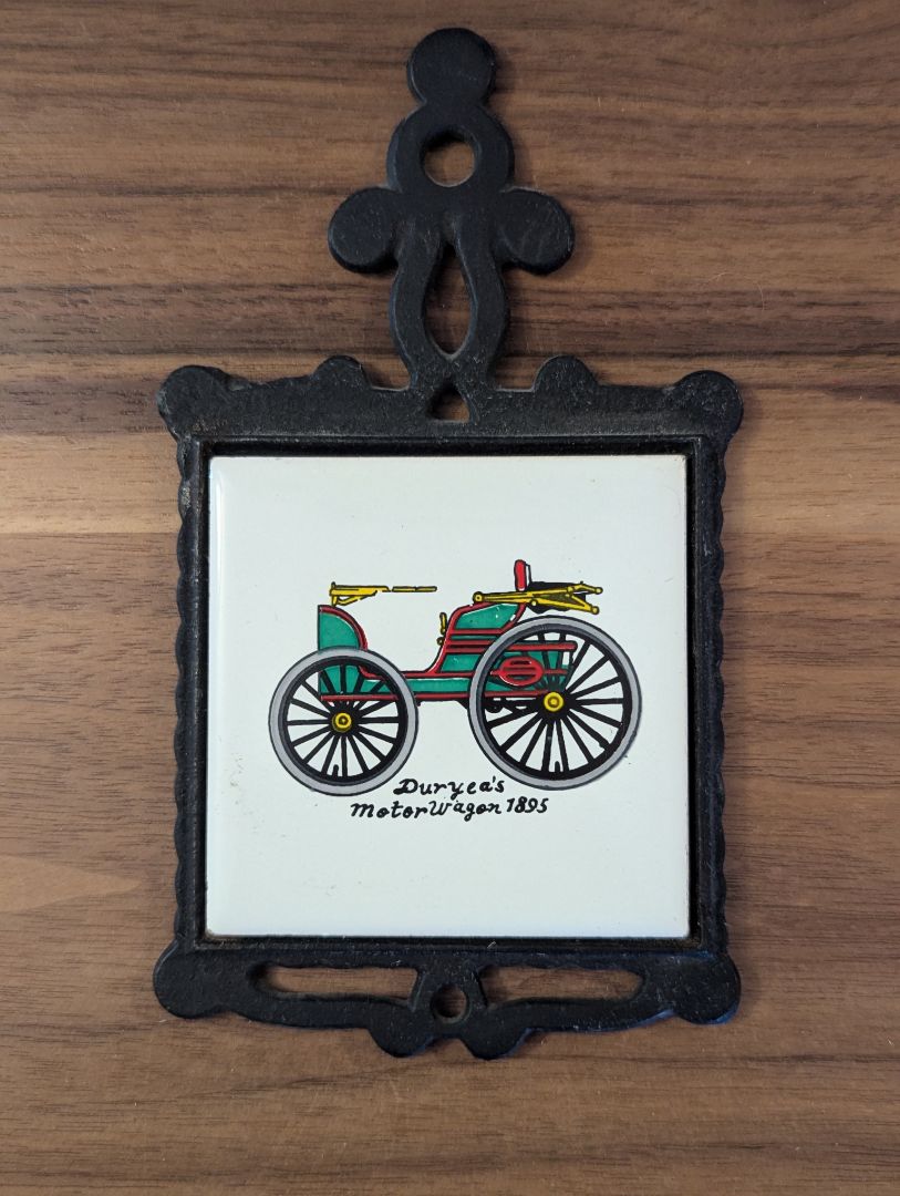 6x ceramic and cast-iron car decor
