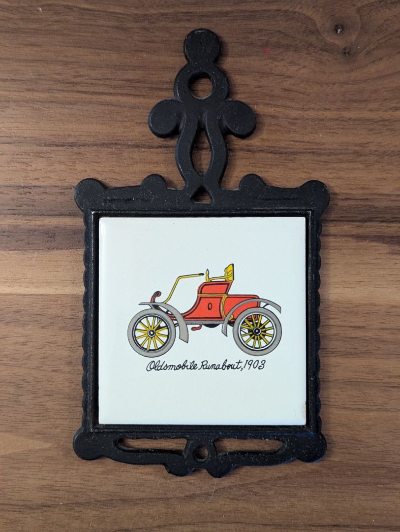 6x ceramic and cast-iron car decor