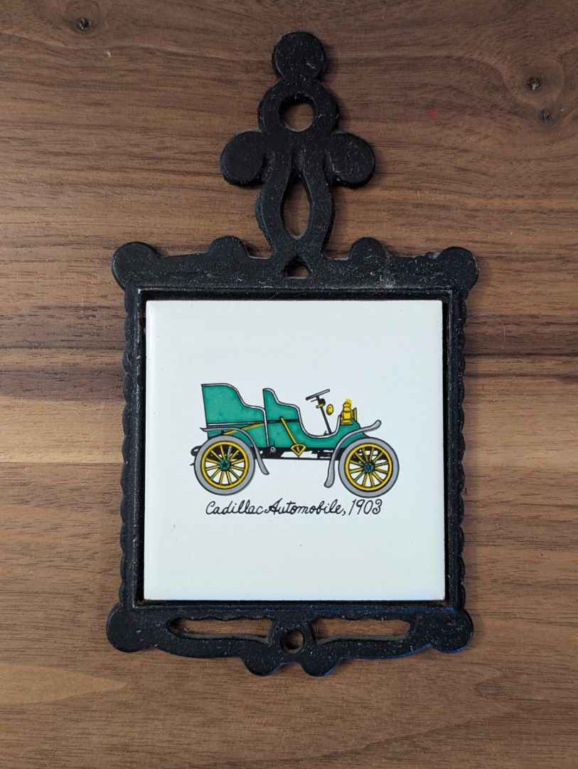 6x ceramic and cast-iron car decor