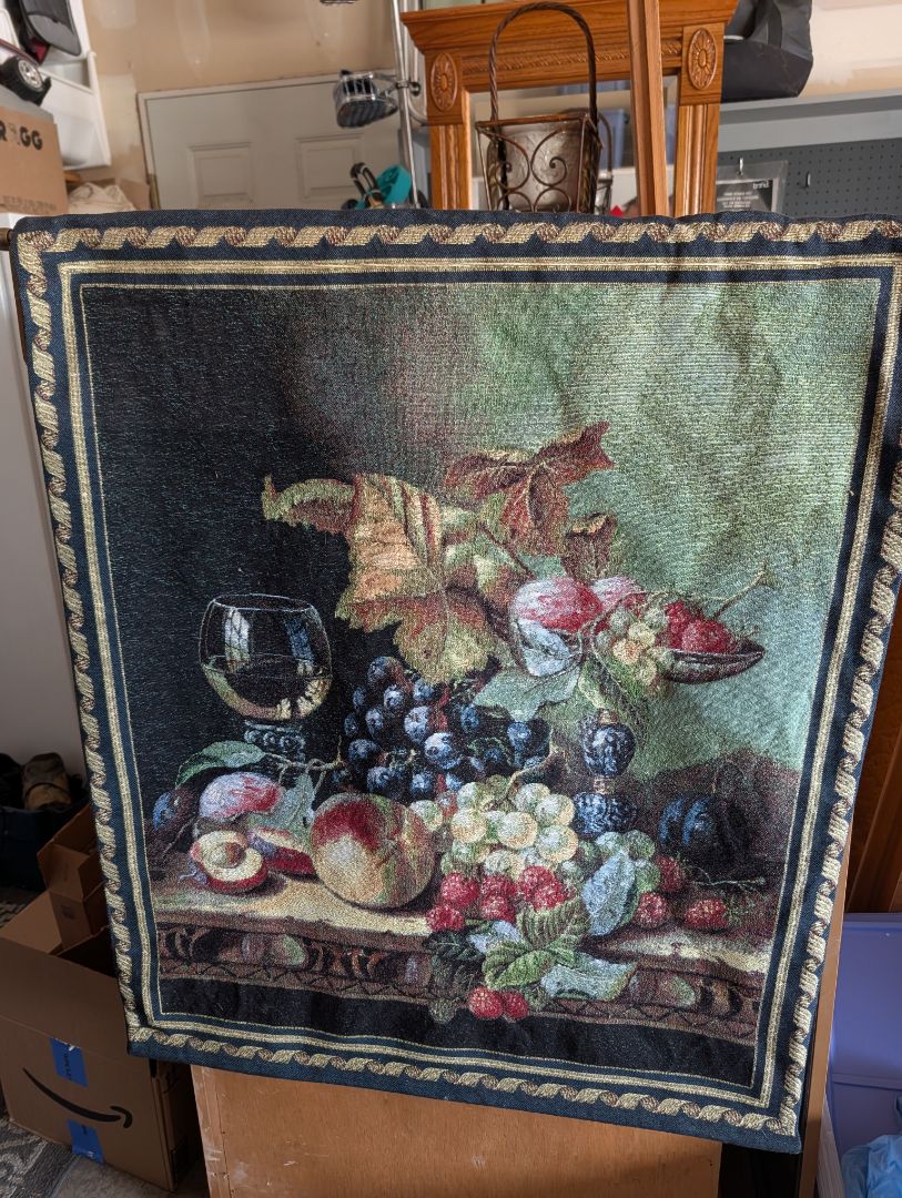 Grapes Tapestry with hanging hardware