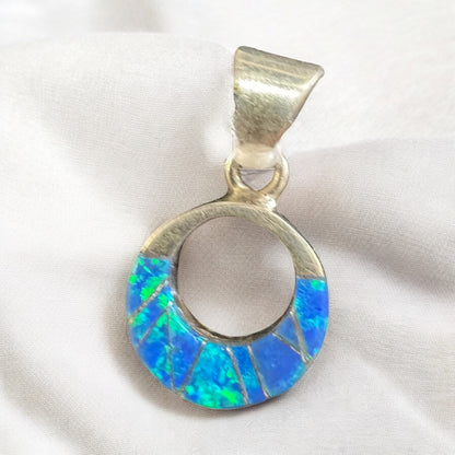 Reversible inlay pendant