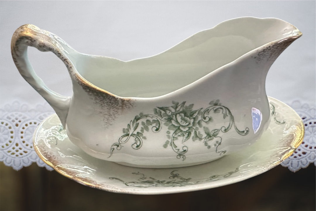 Castletown USA Gravy Boat/Underplate