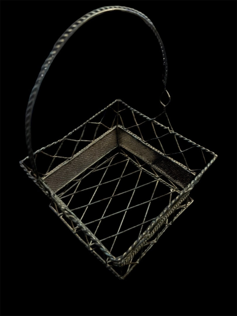 Square wire basket