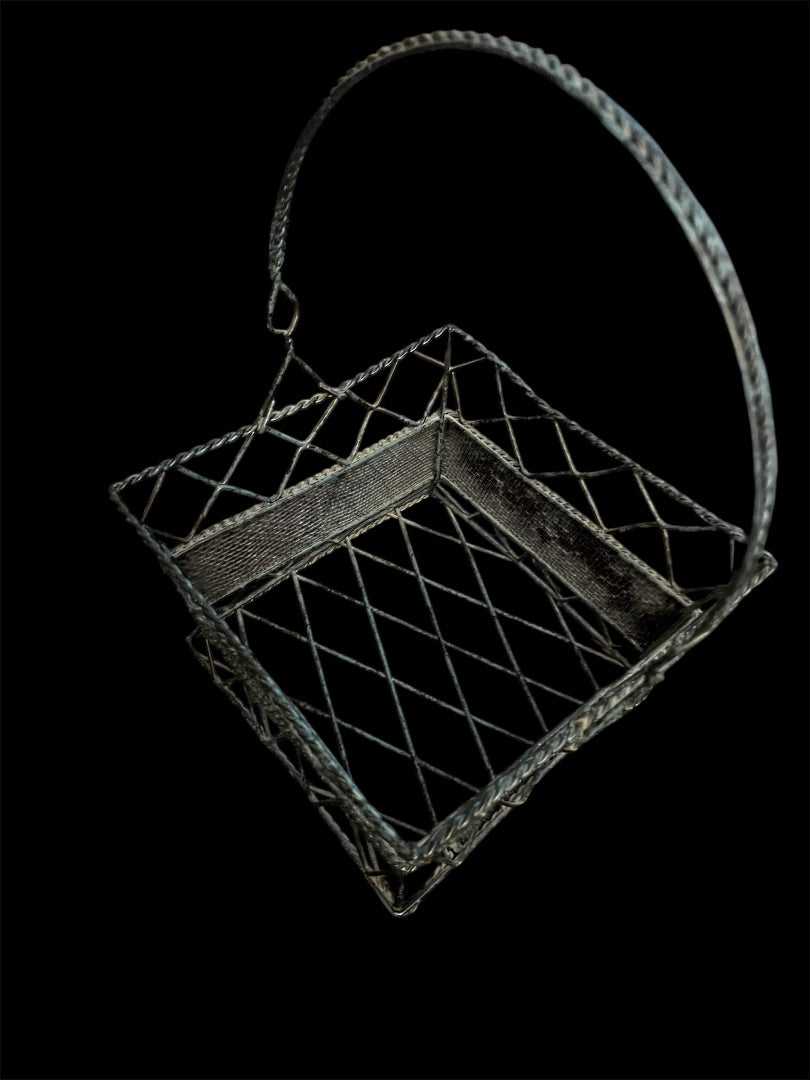 Square wire basket