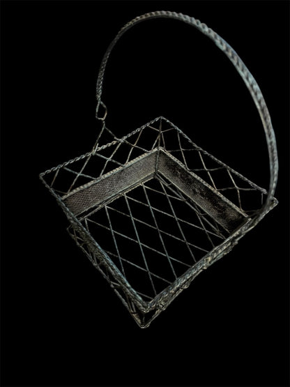 Square wire basket