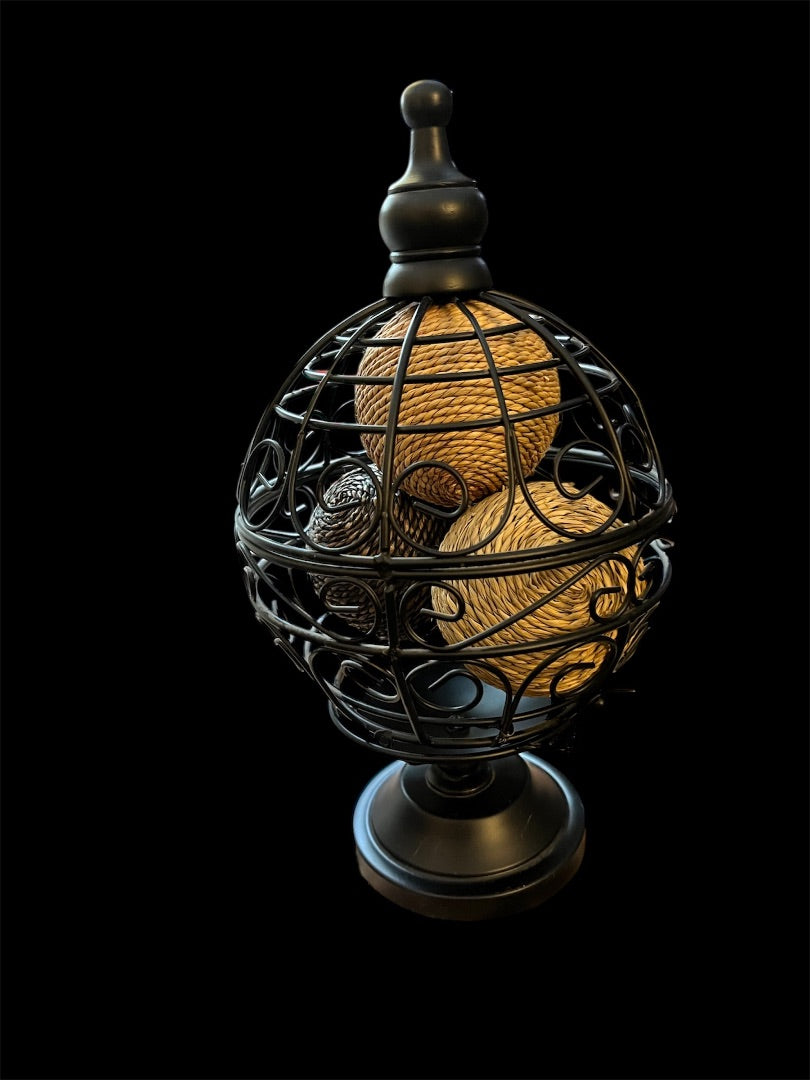 Sphere metal decoration