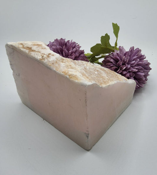 Rough cut Mangano Calcite Stones