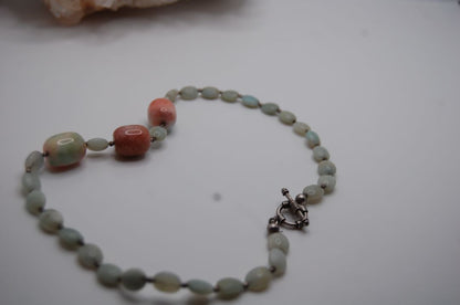 Necklace - Serpentine Beaded Necklace with 3 chunky peach and green accent stones