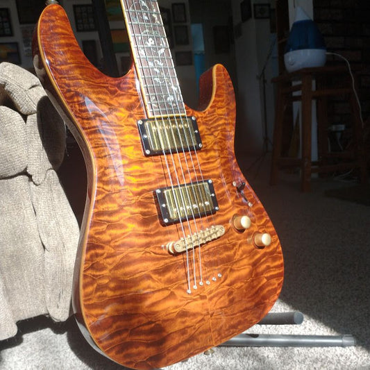 Vintage Amber Schecter 2006 Schecter C-1 Classic w/Hardshell Case