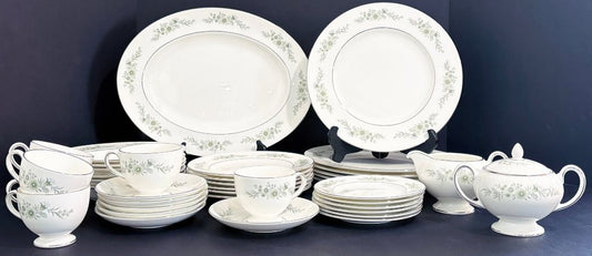 Wedgewood Vintage Wedgewood Bone China Westbury Pattern Dinnerware Set