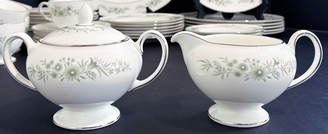 Wedgewood Vintage Wedgewood Bone China Westbury Pattern Dinnerware Set