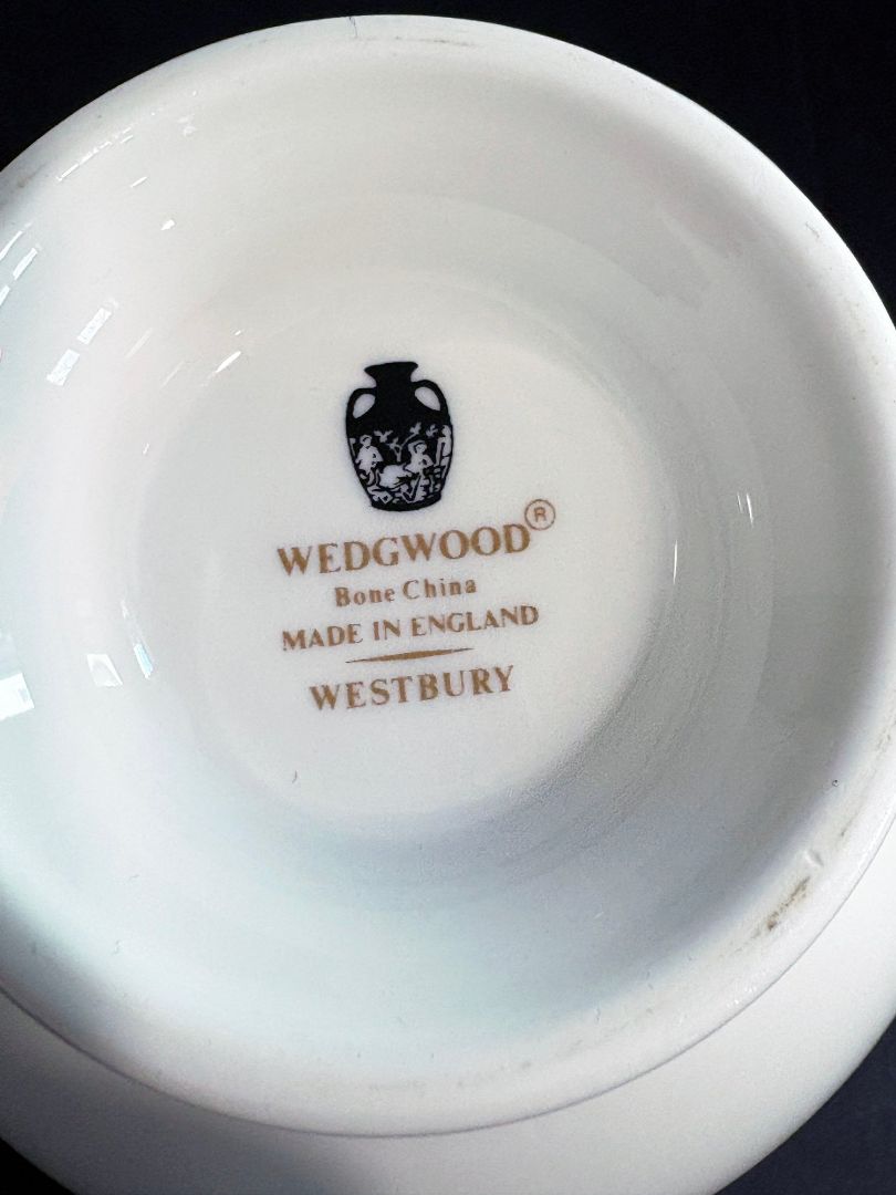 Wedgewood Vintage Wedgewood Bone China Westbury Pattern Dinnerware Set