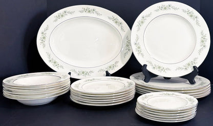 Wedgewood Vintage Wedgewood Bone China Westbury Pattern Dinnerware Set