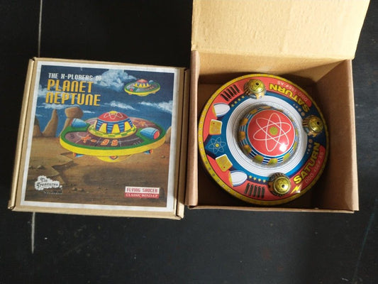 UFO Flying Saucer Tin Windup