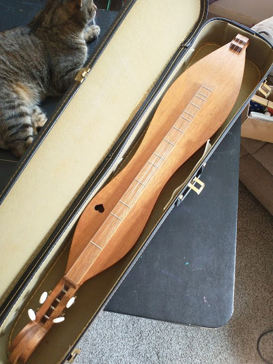 Dulcimer Hughes Denver 1980 w/case