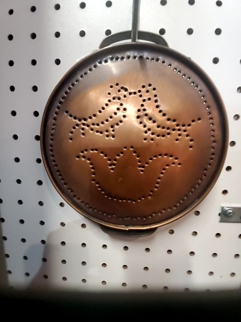 Pfaltzgraff Copper trivet, 6in