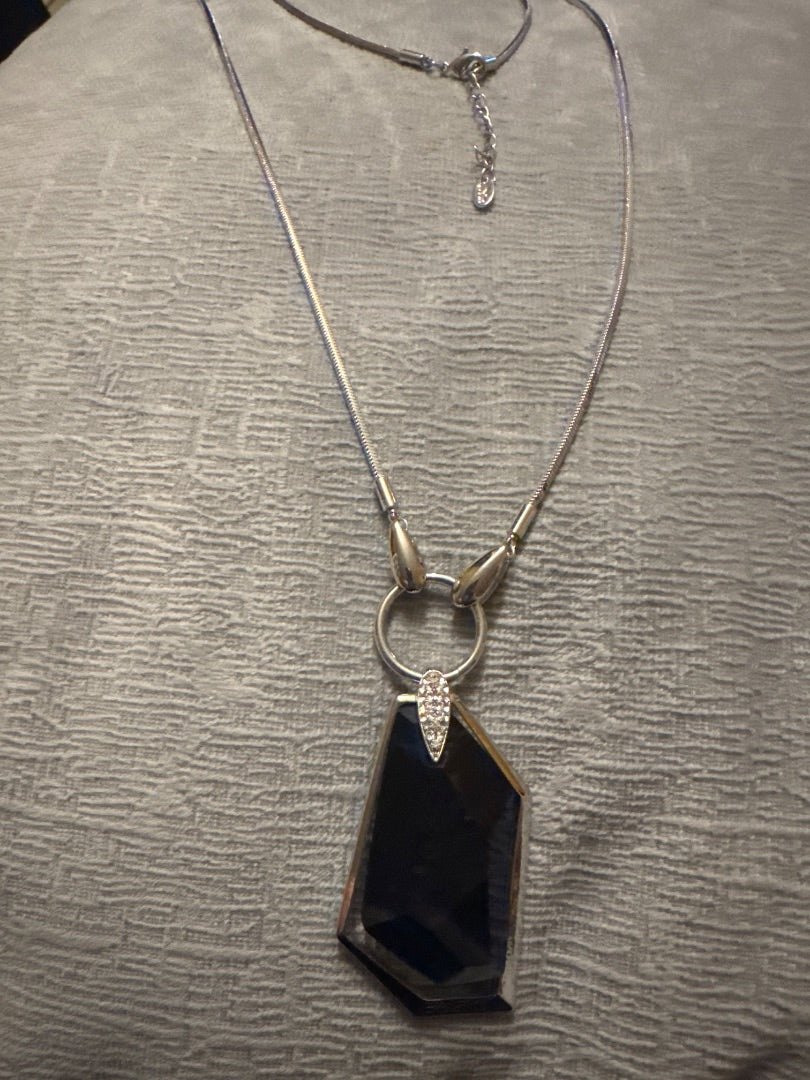 LiYin Blue Glass Pendant Necklace